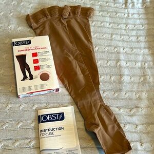 Jobst new in a box Thigh high silicone top ultra sheer 20-30 mmHg